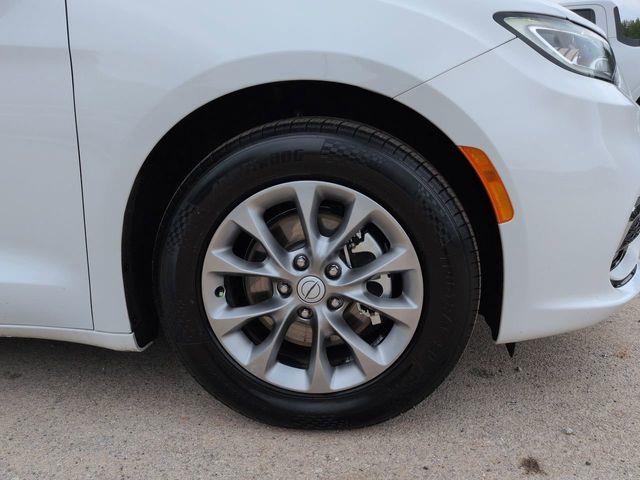 2026 Chrysler Pacifica - $35,087