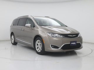 2017 Chrysler Pacifica with Molten Silver Exterior
