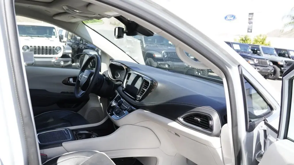 2024 Chrysler Pacifica Limited