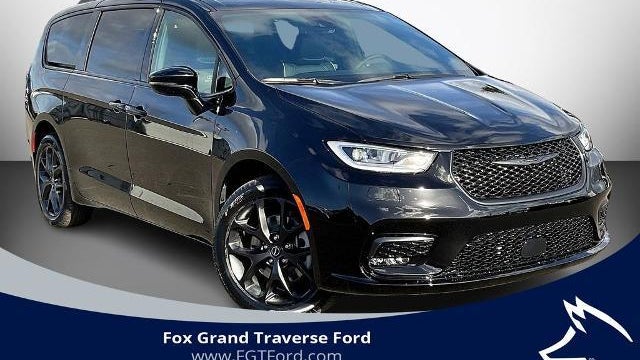 Preowned 2025 Chrysler Pacifica Limited for Sale