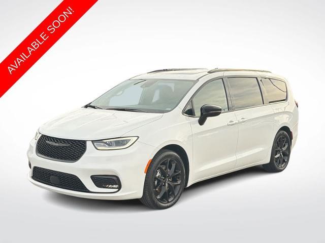 2025 Chrysler Pacifica - $30,275