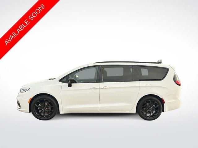 2025 Chrysler Pacifica - $30,275
