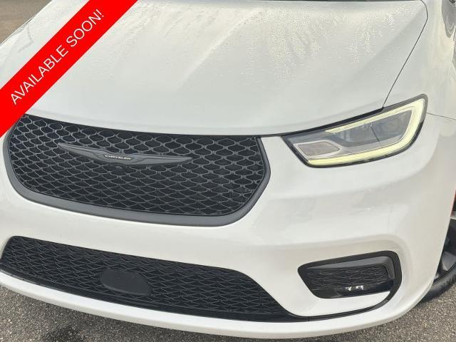 2025 Chrysler Pacifica - $30,275
