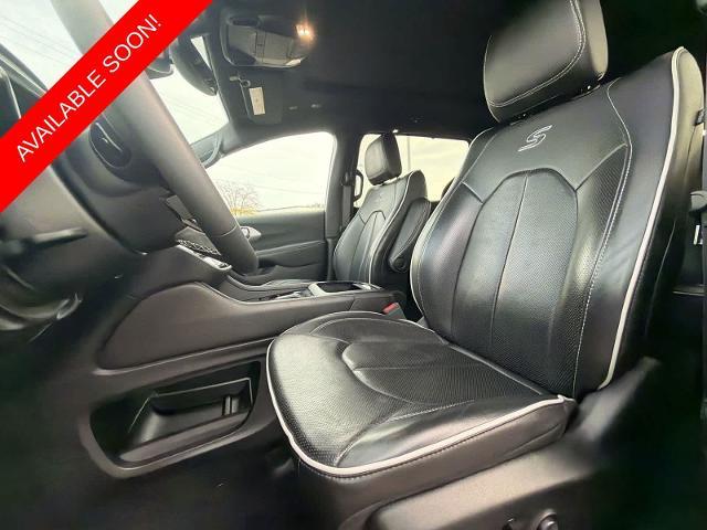 2025 Chrysler Pacifica - $30,275
