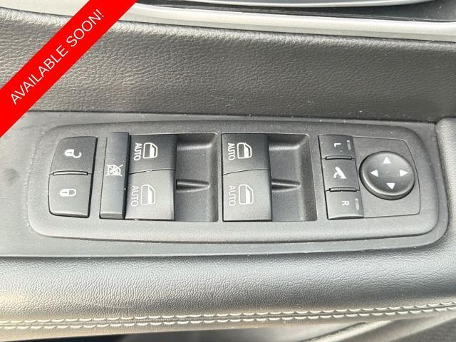 2025 Chrysler Pacifica - $30,275