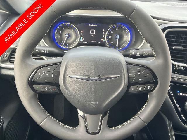2025 Chrysler Pacifica - $30,275