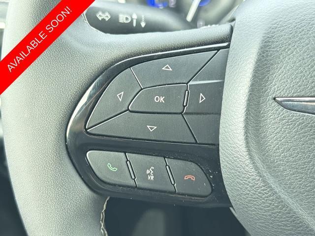 2025 Chrysler Pacifica - $30,275