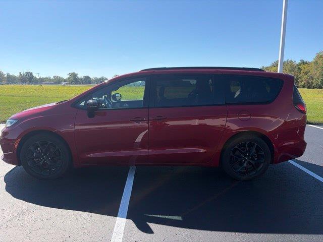 2025 Chrysler Pacifica - $26,910