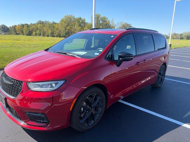 2025 Chrysler Pacifica - $26,910