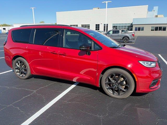 2025 Chrysler Pacifica - $26,910