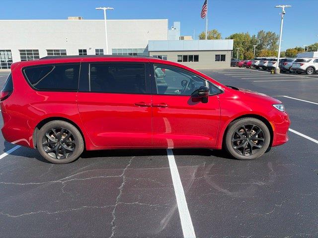 2025 Chrysler Pacifica - $26,910