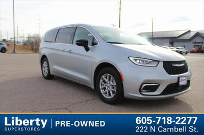 Photo of a 2025 Chrysler Pacifica Limited 4DR Mini-Van for sale