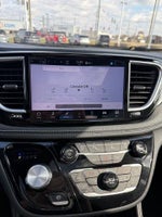 2025 Pacifica Thumbnail 21