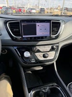 2025 Pacifica Thumbnail 18