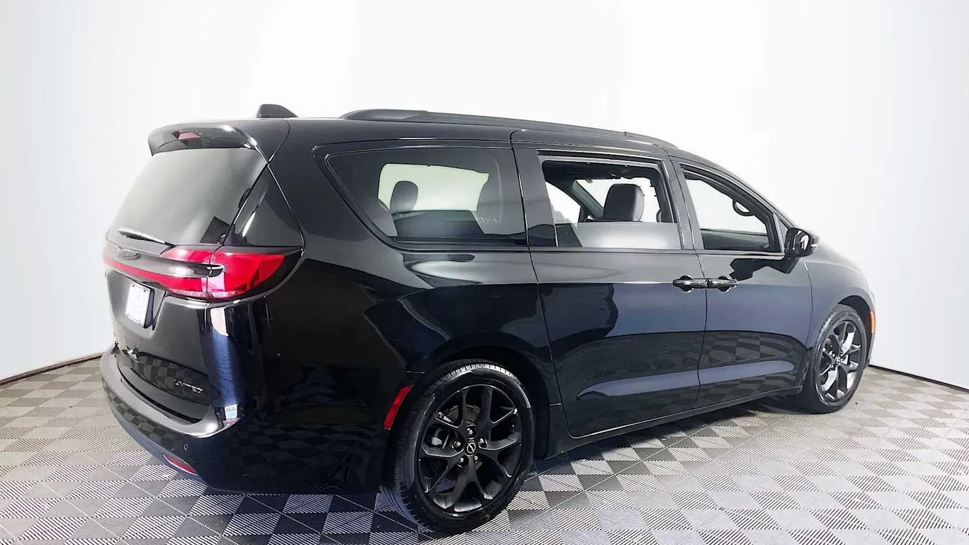 2025 Chrysler Pacifica Limited