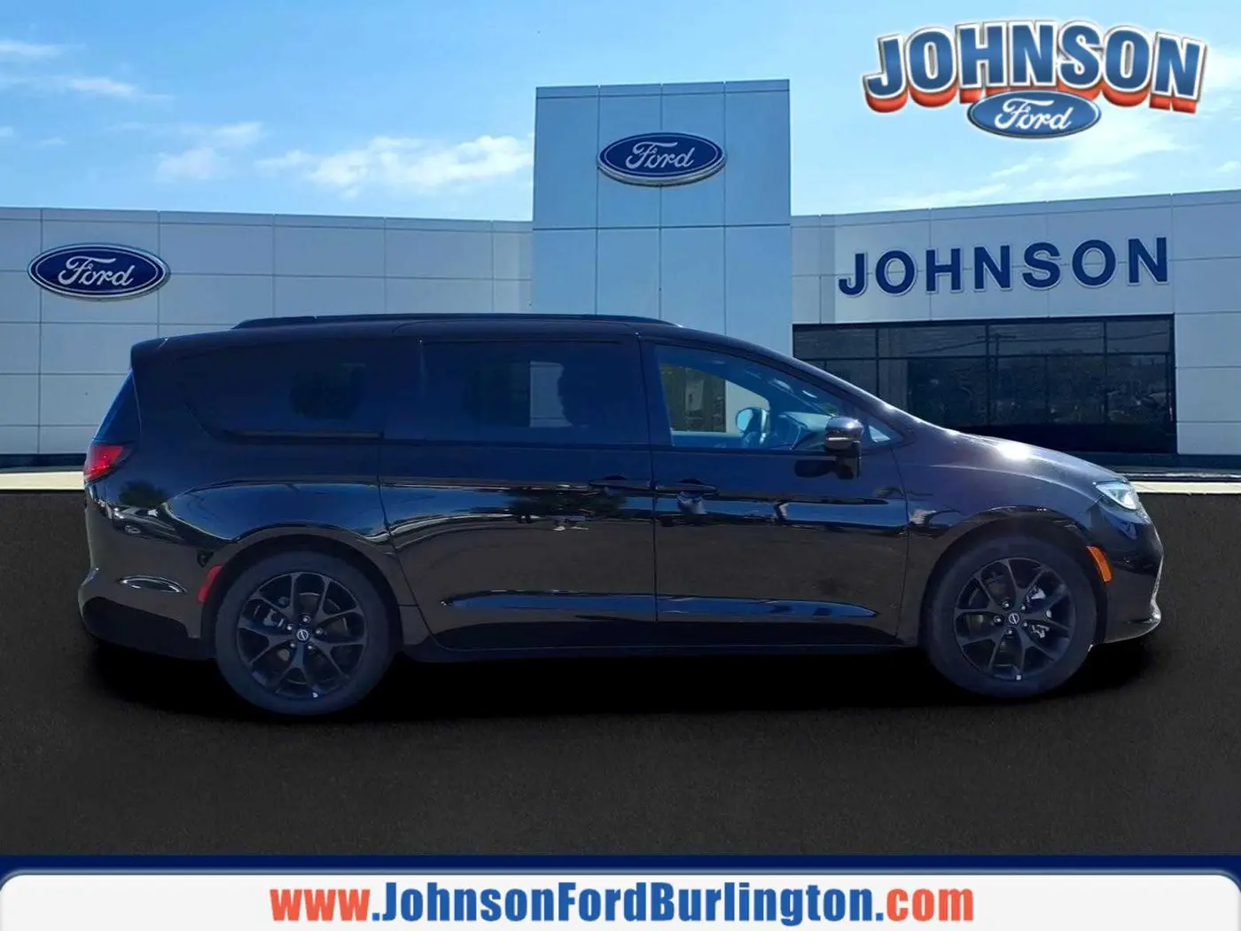 2025 Chrysler Pacifica - $31,400