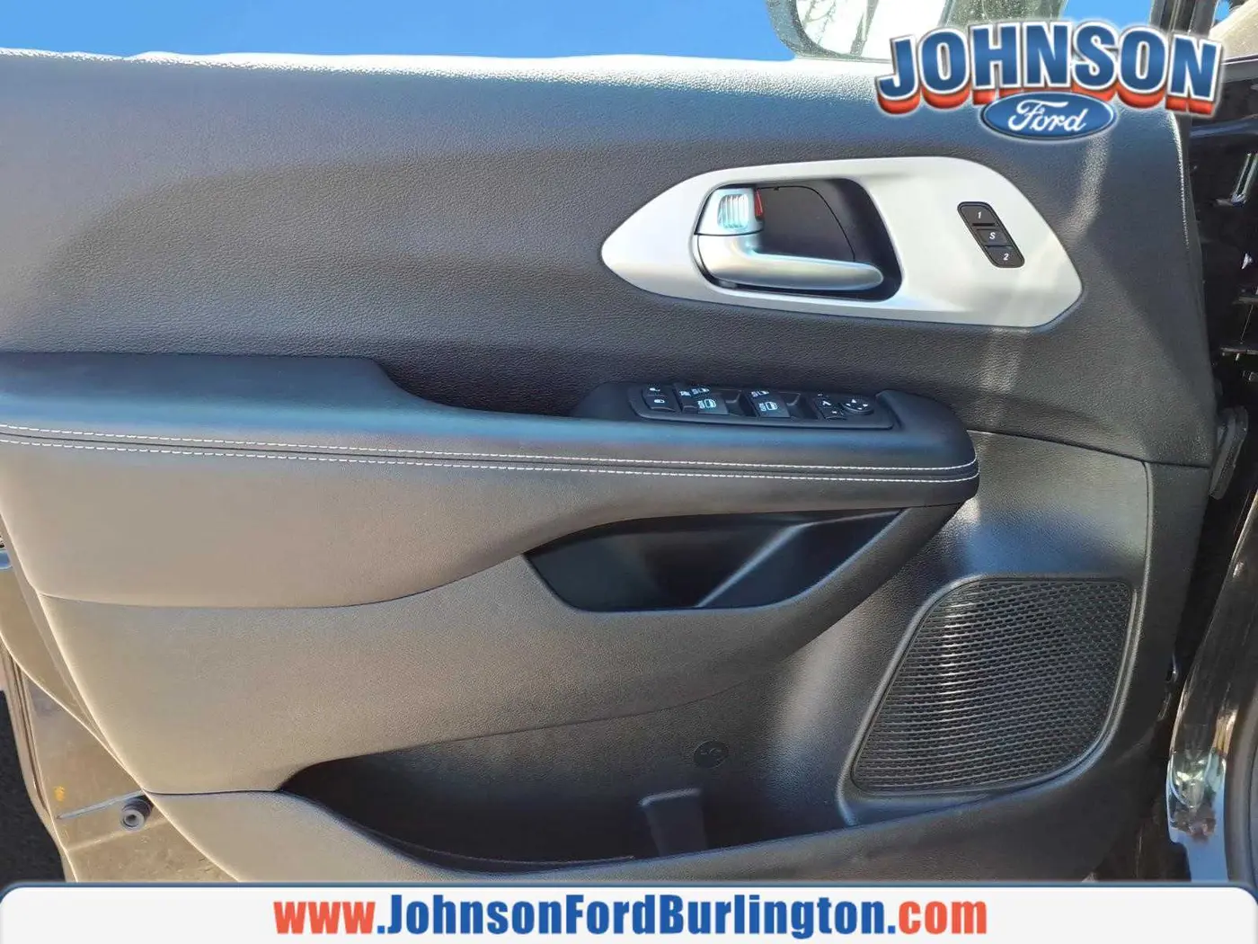 2025 Chrysler Pacifica - $31,400
