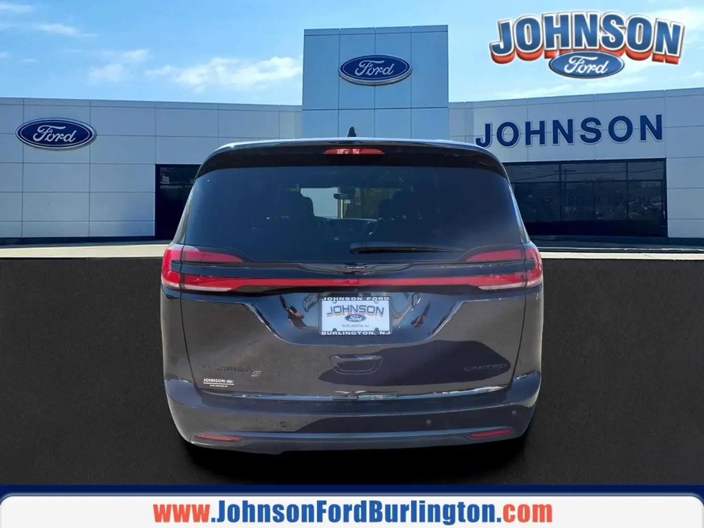 2025 Chrysler Pacifica - $31,400