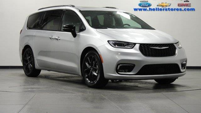 Preowned 2026 Chrysler Pacifica Limited for Sale