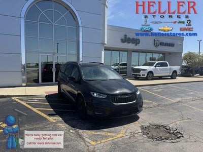 Photo of a 2026 Chrysler Pacifica Limited 4DR Mini-Van for sale