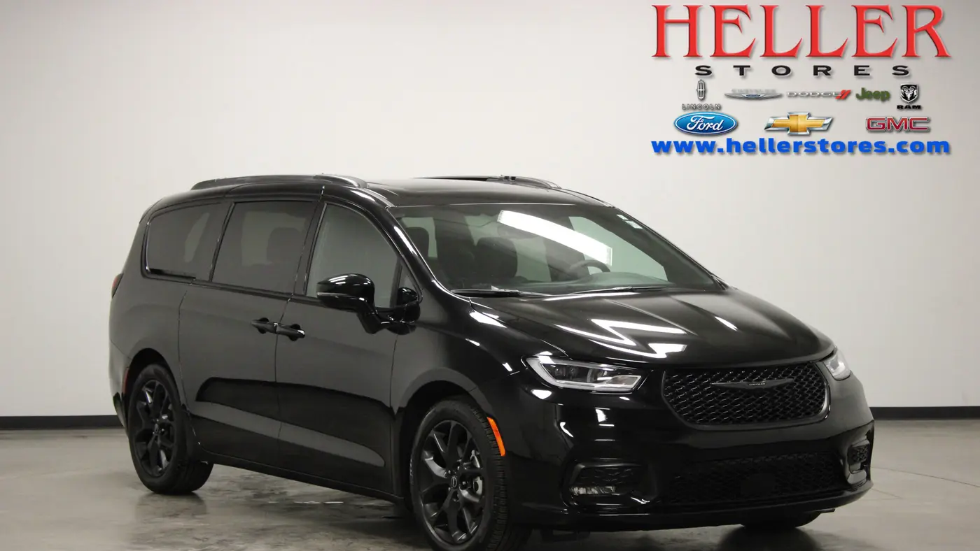Preowned 2026 Chrysler Pacifica Limited for Sale