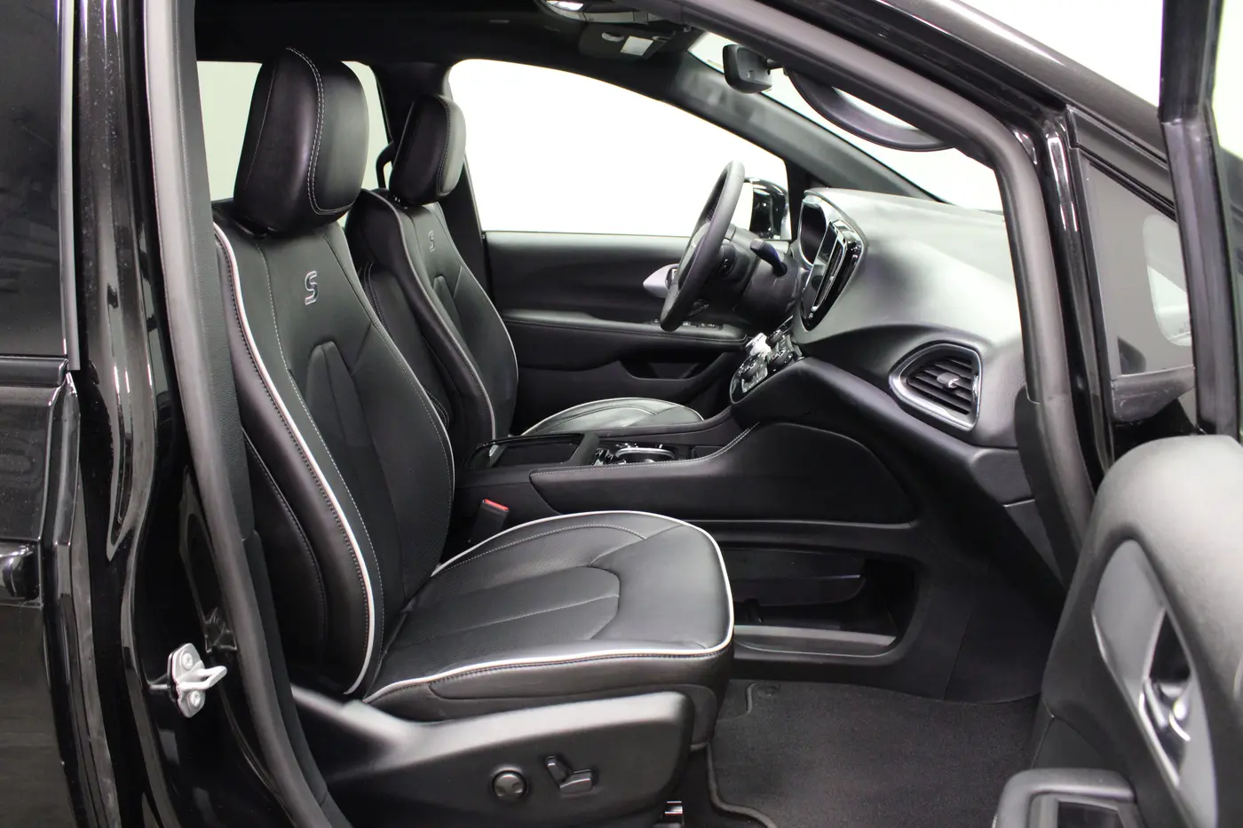 2026 Chrysler Pacifica - $37,962