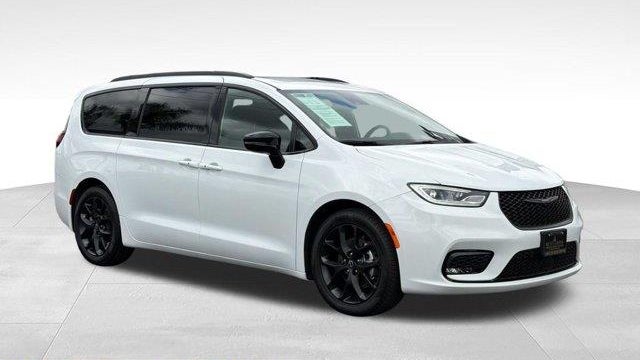 Preowned 2026 Chrysler Pacifica Limited for Sale