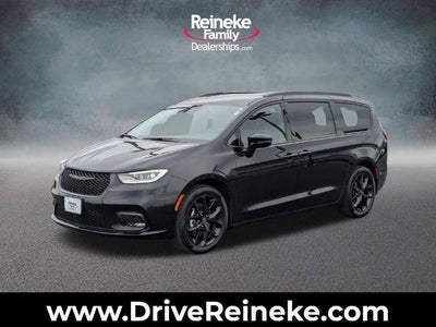 Photo of a 2026 Chrysler Pacifica Limited 4DR Mini-Van for sale