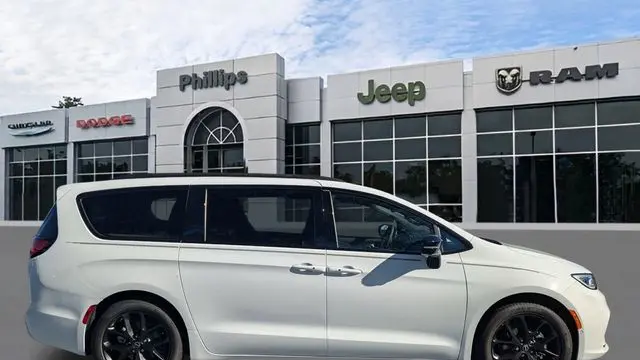 2026 Chrysler Pacifica Limited