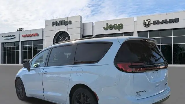 2026 Chrysler Pacifica Limited