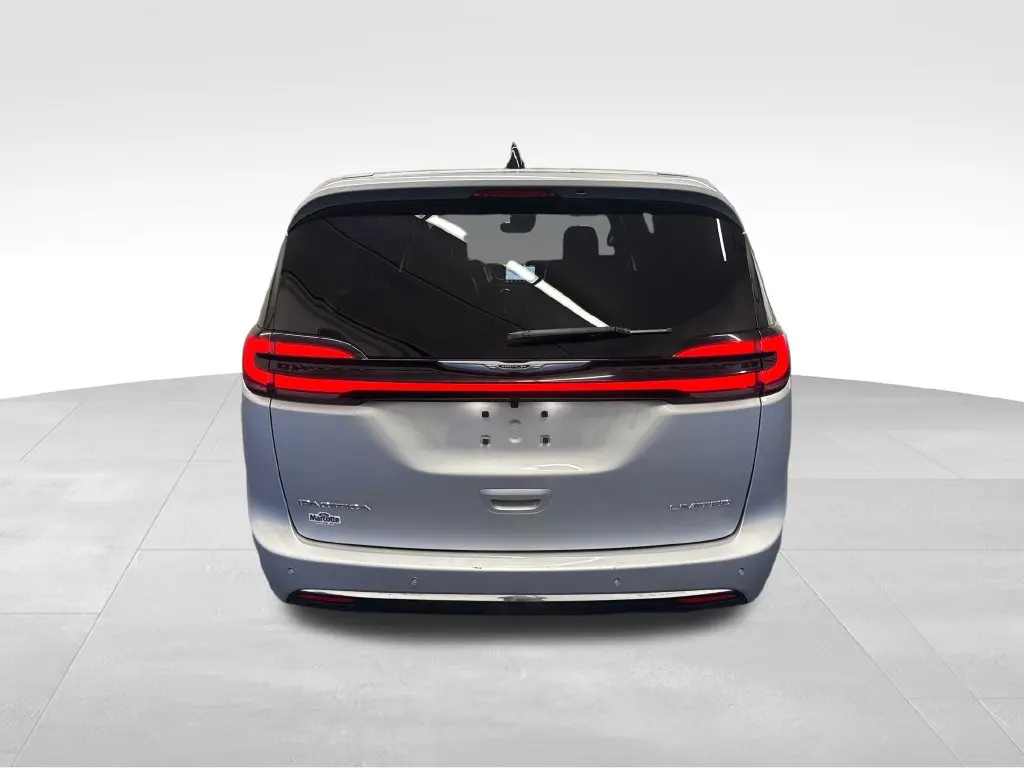 2026 Chrysler Pacifica - $31,995