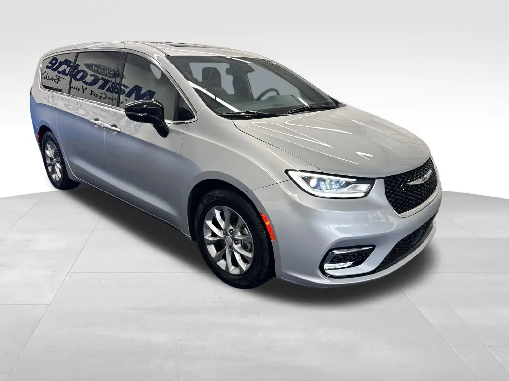 2026 Chrysler Pacifica - $31,995