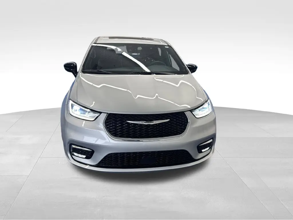2026 Chrysler Pacifica - $31,995
