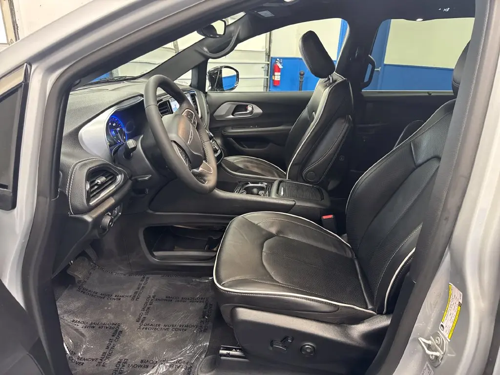 2026 Chrysler Pacifica - $31,995