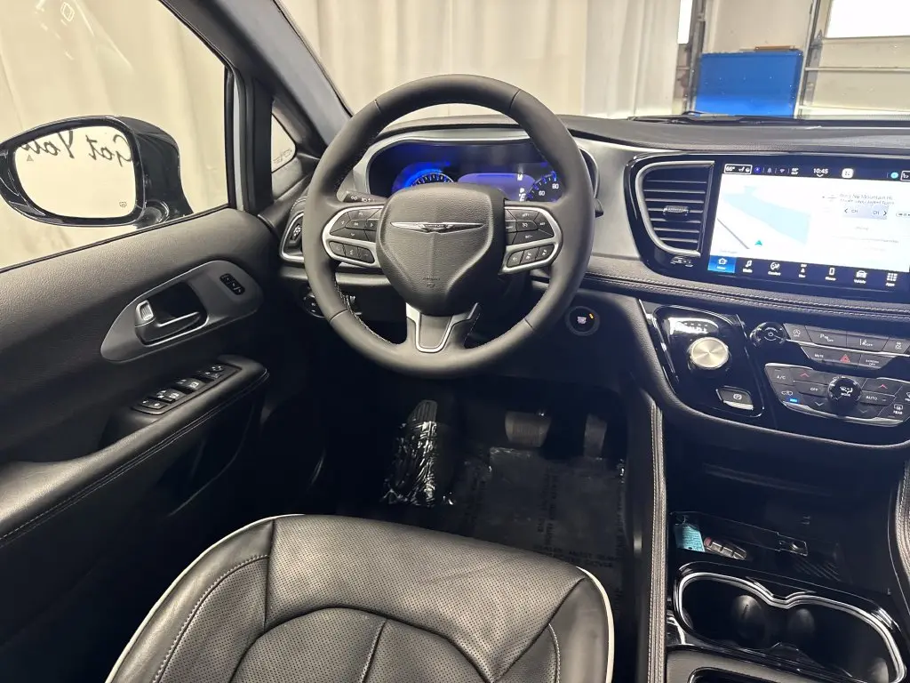 2026 Chrysler Pacifica - $31,995
