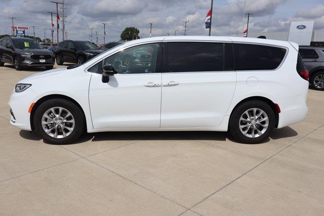 2026 Chrysler Pacifica - $39,990