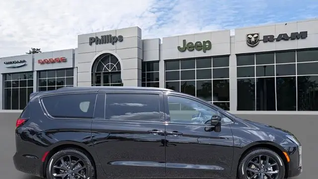 2027 Chrysler Pacifica Limited