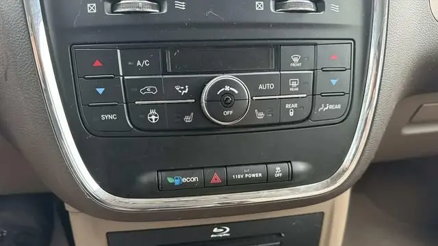 2014 Chrysler Town and Country Limited