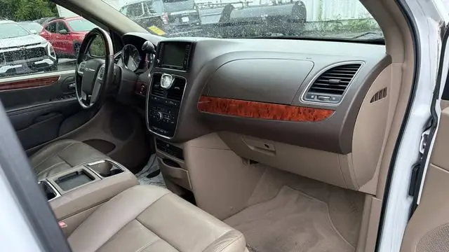 2014 Chrysler Town and Country Limited
