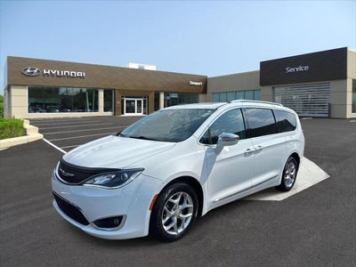 Photo of a 2018 Chrysler Pacifica Limited 4DR Mini-Van for sale