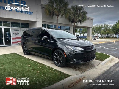 Photo of a 2018 Chrysler Pacifica Limited 4DR Mini-Van for sale