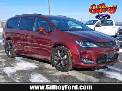 Photo of a 2020 Chrysler Pacifica Limited 4DR Mini-Van for sale