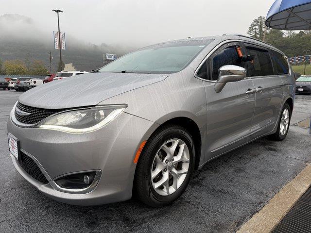 2020 Chrysler Pacifica - $17,599
