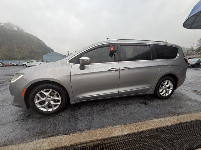 2020 Chrysler Pacifica - $17,599
