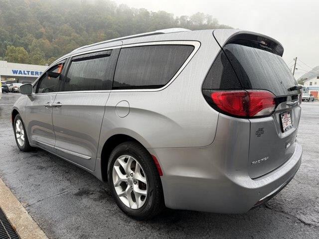 2020 Chrysler Pacifica - $17,599