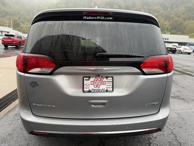 2020 Chrysler Pacifica - $17,599