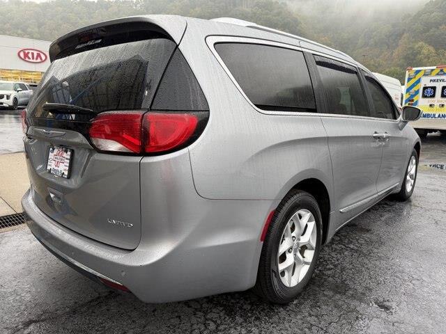 2020 Chrysler Pacifica - $17,599