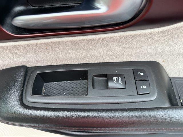 2020 Chrysler Pacifica - $17,599