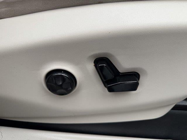 2020 Chrysler Pacifica - $17,599