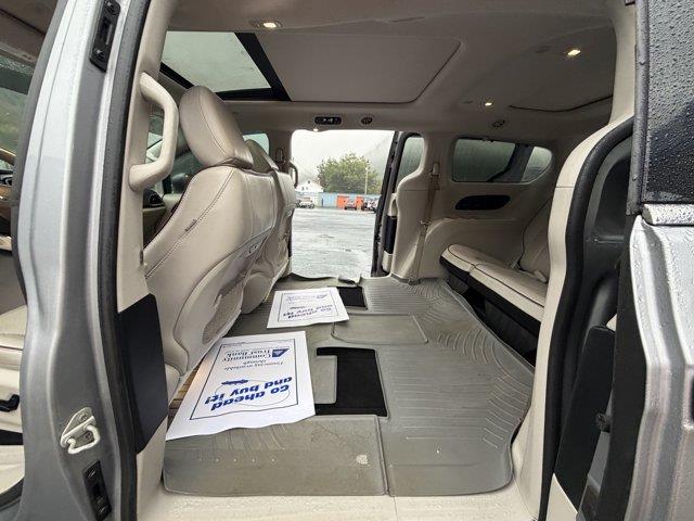 2020 Chrysler Pacifica - $17,599